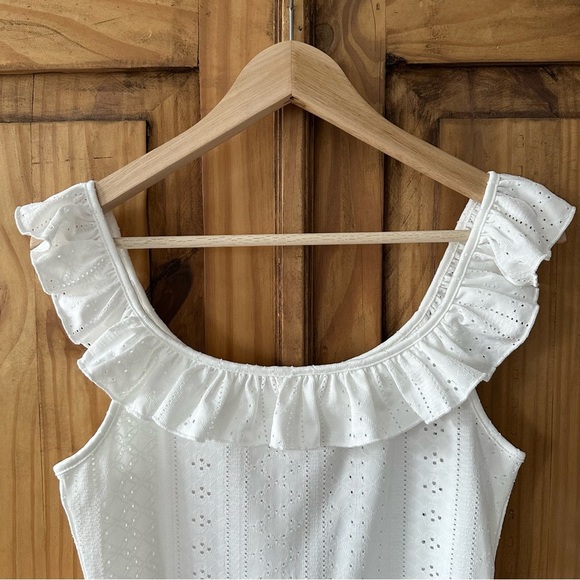 White Eyelet Ruffle Sleeveless Top - Large - Picture 3 of 8